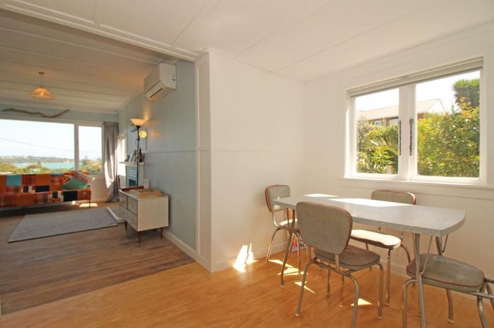 Classic family bach by the beach Vacation rental in Auckland Region