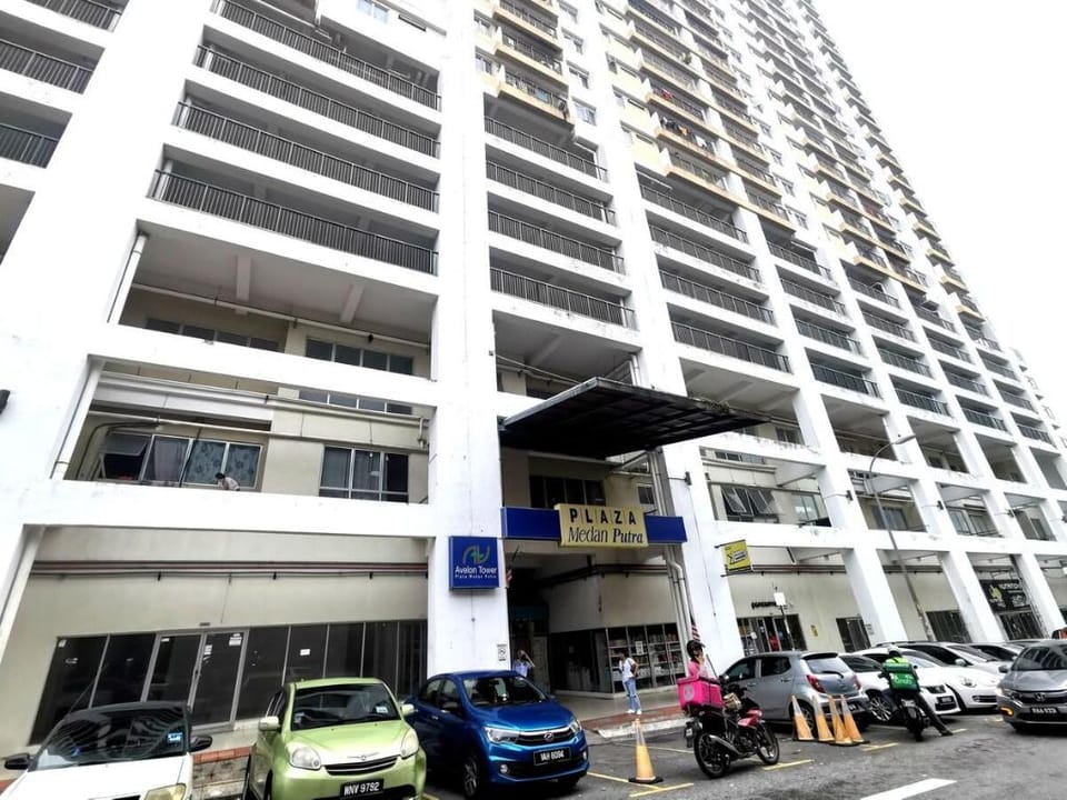 Menjalara Share House -Master Room+Bath Apartment in Petaling Jaya