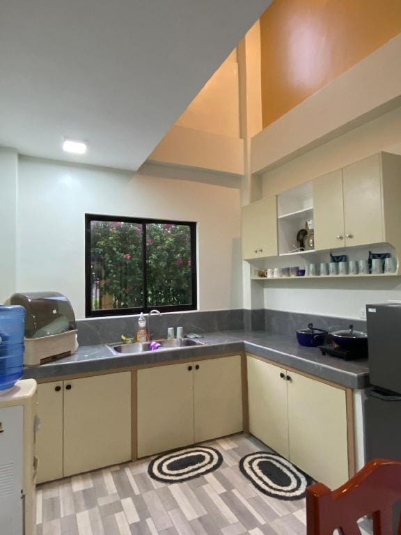 Private Comfortable Guest House Vacation rental in Central Visayas