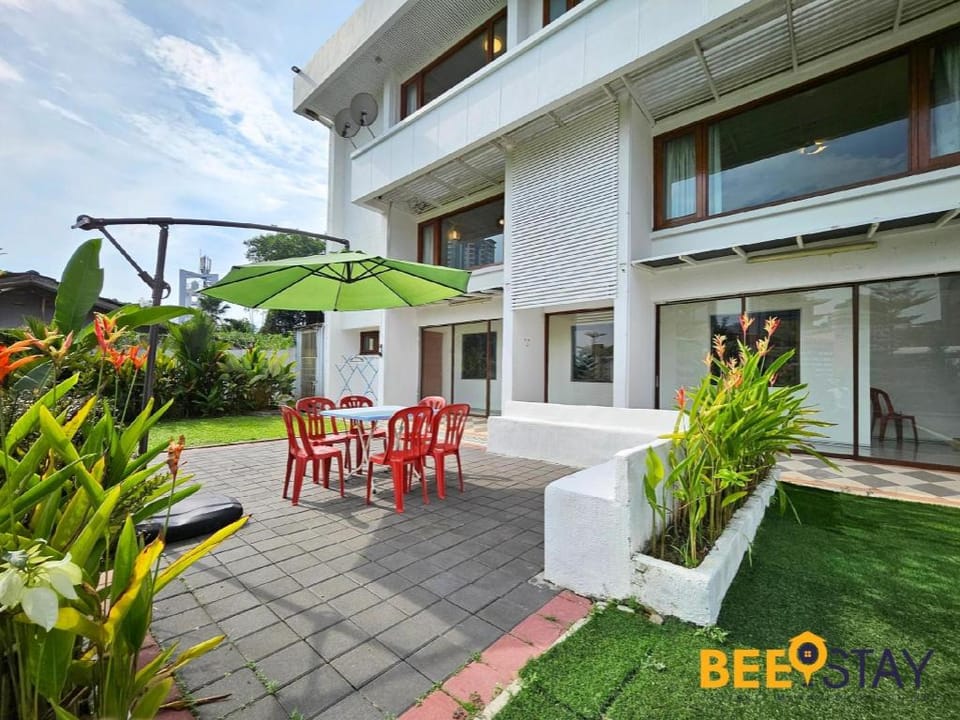 Bangsar 3 Storey Luxury Landed with BBQ/Pool Table Vacation rental in Federal Territory of Kuala Lumpur