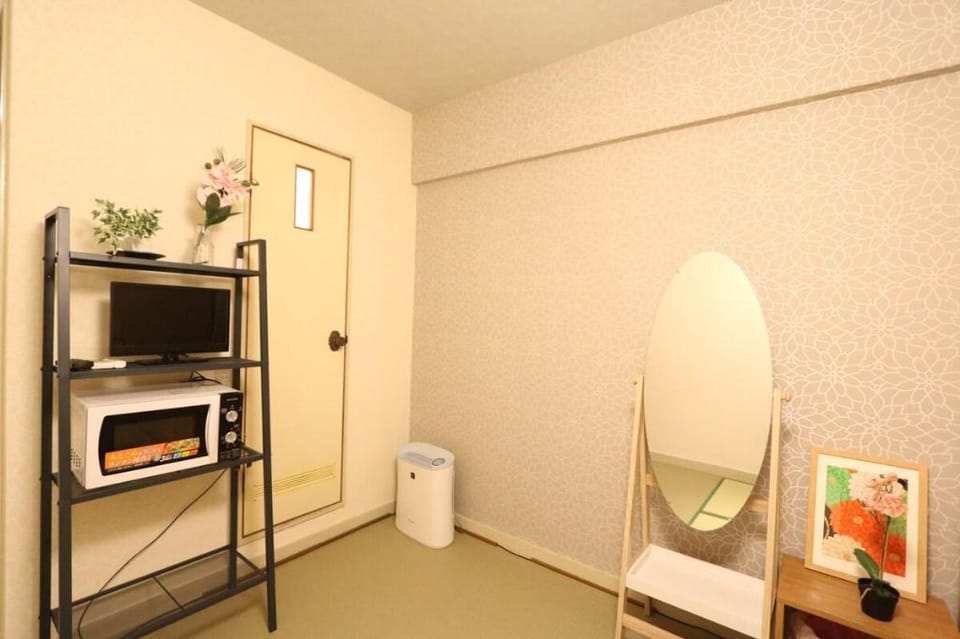 Downtown 3PPL Elevator Apt.1 stop to Shinsaibashi Apartment in Osaka