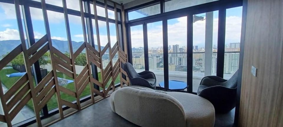 Stylish 1-BR @ Urban Suite (Infinite Pool & Gym) Apartment in George Town