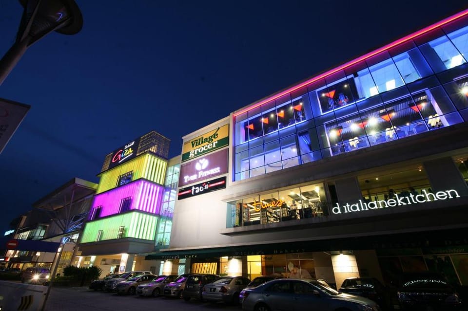 DS15 Dsara 42inch Netflix next kota damansara mrt Apartment in Petaling Jaya