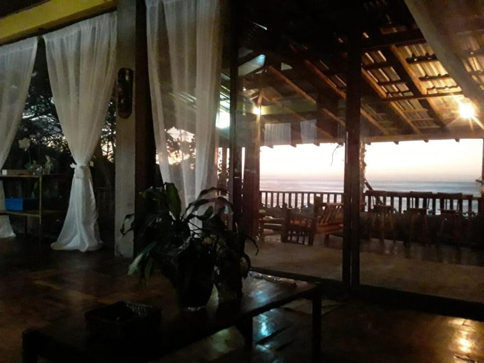Maremonti Hotel in Puerto Lopez