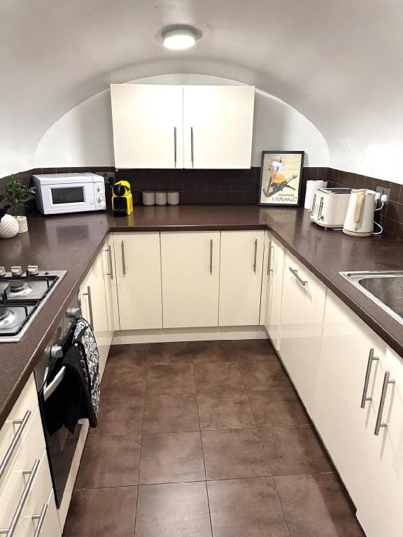 Contemporary 3BDR in Pimlico near Tate Britain Apartment in City of Westminster