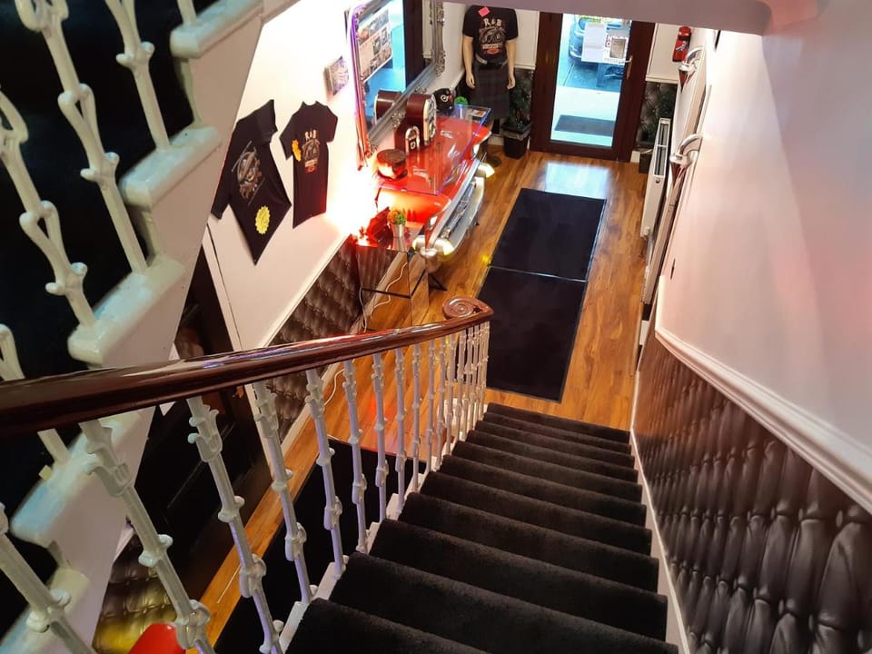 Cadillac Kustomz Guest House Bed and Breakfast in Scotland