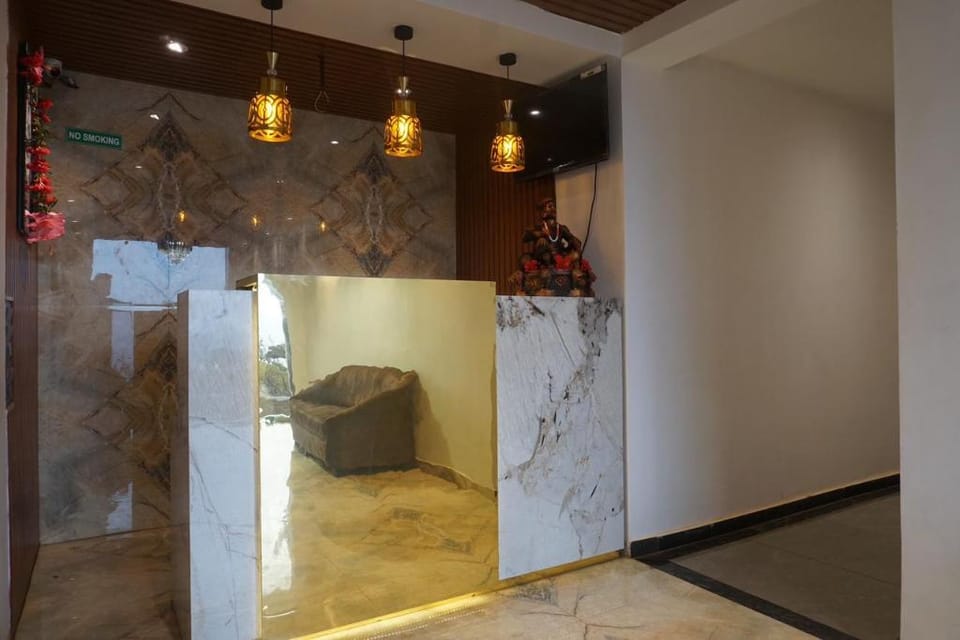 Hotel Holiday Plus Hotel in Maharashtra