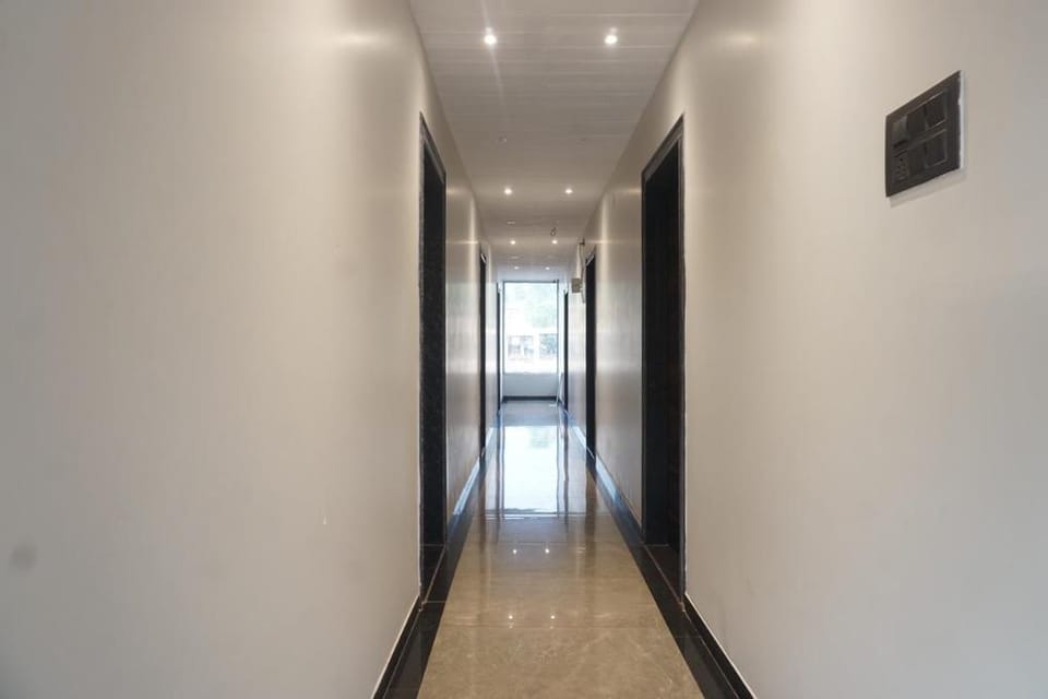 Hotel Holiday Plus Hotel in Maharashtra