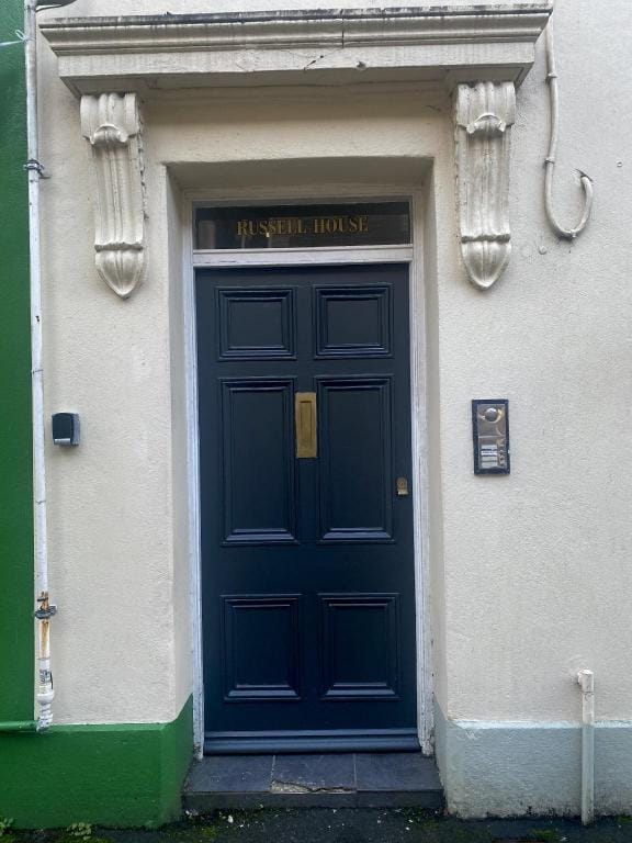 Number Two Russell House Apartment in West Devon District