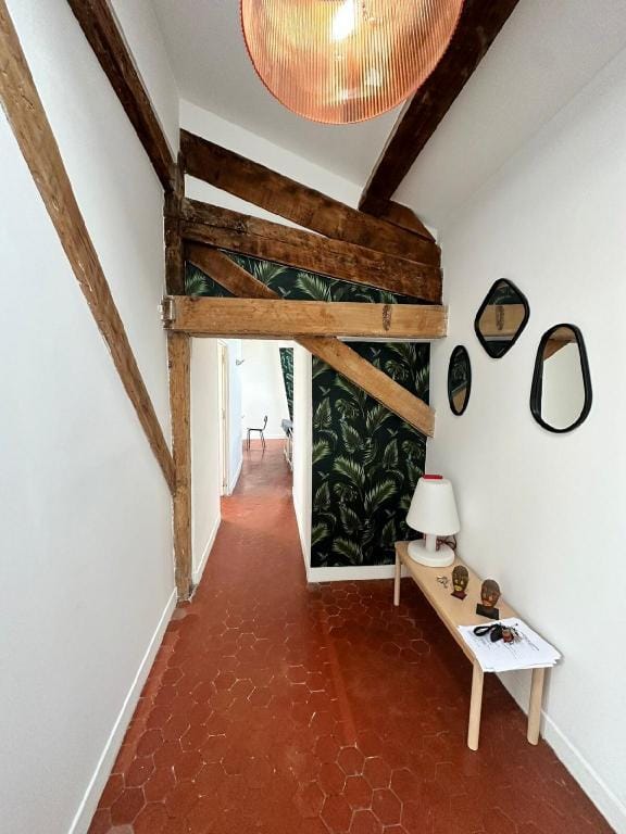 Sunny and spacious apartment in central location! Vacation rental in Marseille