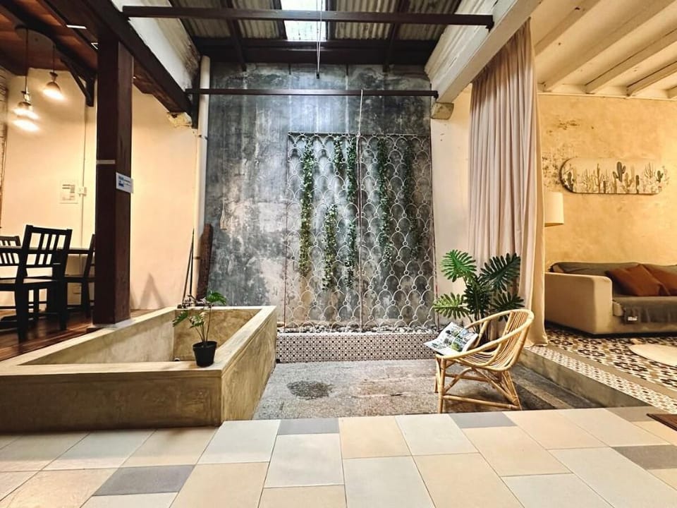 New Eternal Granpa’s heritage(UNESCO)/11pax/3BR Vacation rental in George Town