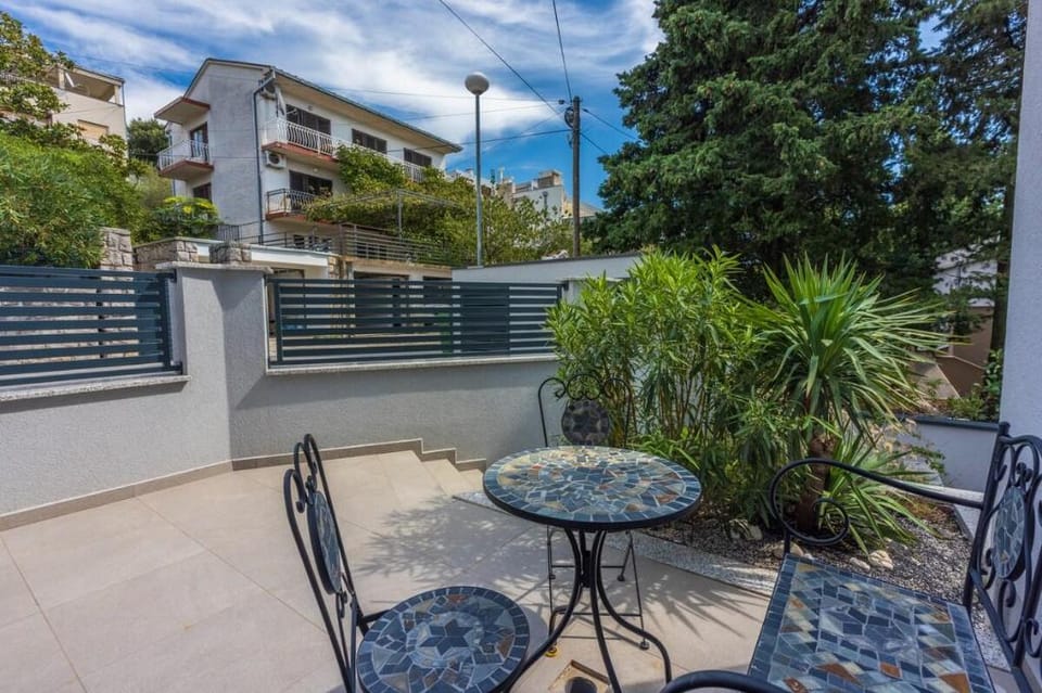 Holiday Oasis 1 - Helena Apartment in Crikvenica