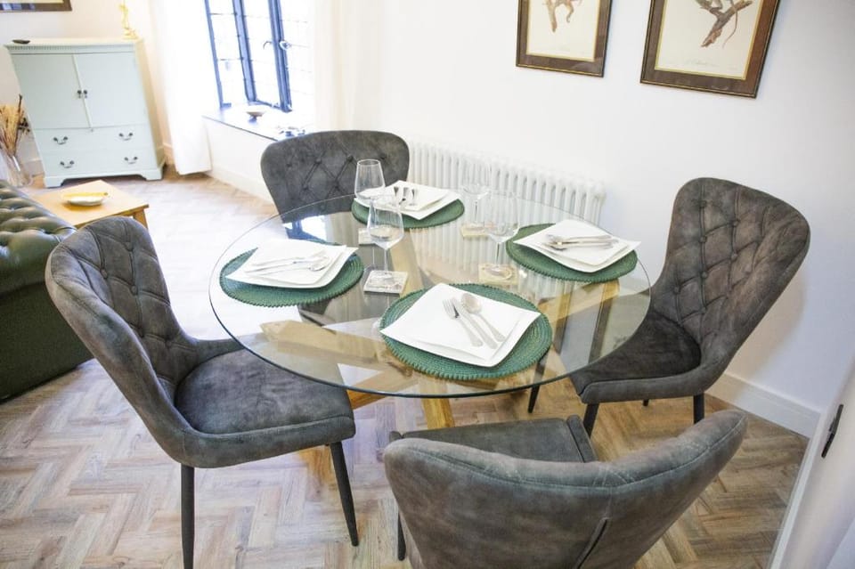 The Penthouse at Mercers Croft Apartment in Stratford-upon-Avon