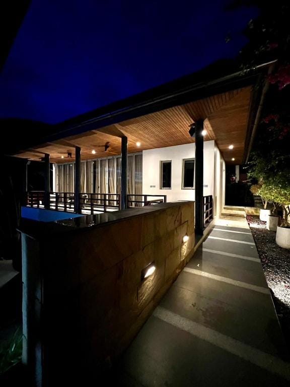 SeaView Luxury 3BR Villa with Pool, Jacuzzi, Gym Villa in Ko Samui
