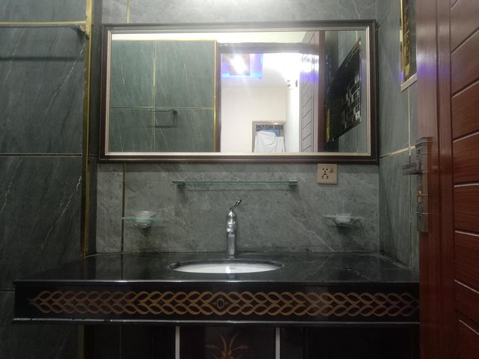 The Gujrat Guest House Hotel in Punjab