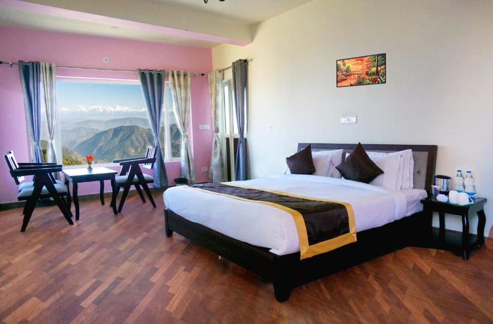 Sierra Vista Mukteshwar by Serenity Sips Hotel in Uttarakhand