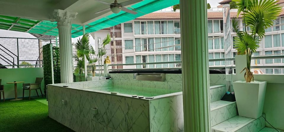Xcess Residence Hotel in Pattaya City