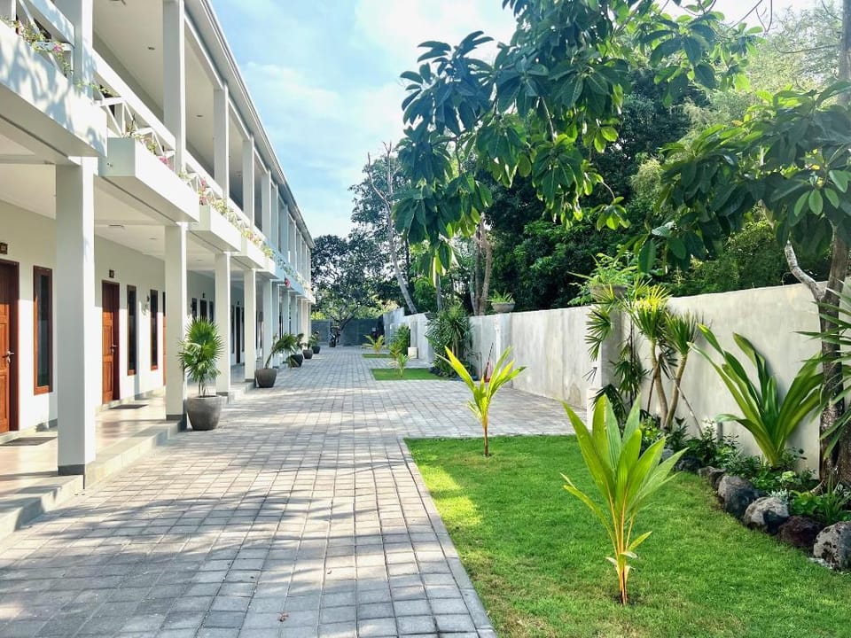 Charlie Guest House Bed and Breakfast in Kuta Selatan