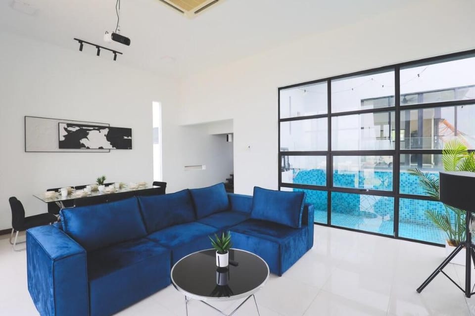 Corner 20Pax Bungalow with Pool/Karoake/Mahjong  Vacation rental in Federal Territory of Kuala Lumpur