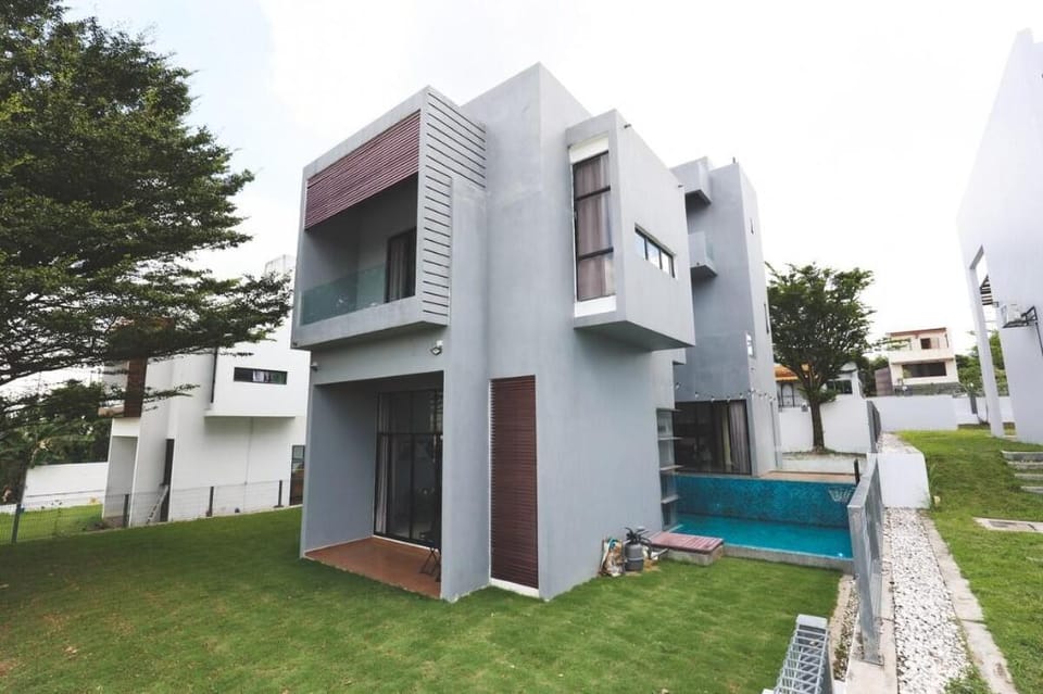 Bungalow 20PAX with Pool/KTV/Big Garden/Mahjong Vacation rental in Federal Territory of Kuala Lumpur