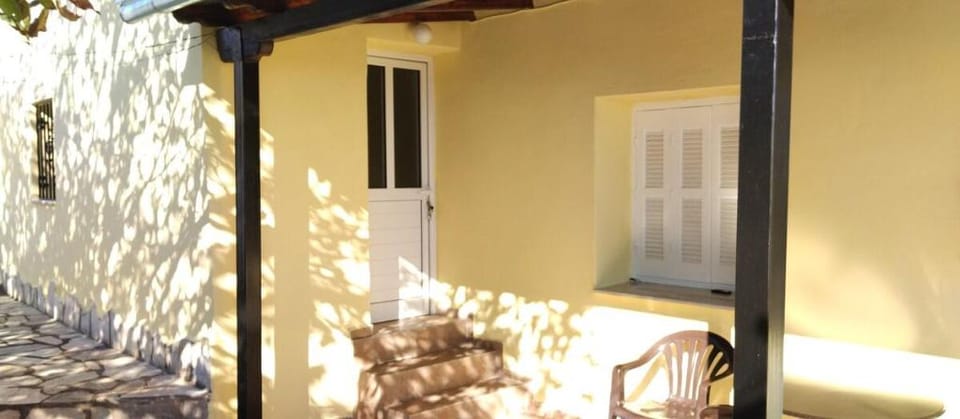 Nakou's House-Το σπίτι του Νάκου Vacation rental in Peloponnese, Western Greece and the Ionian