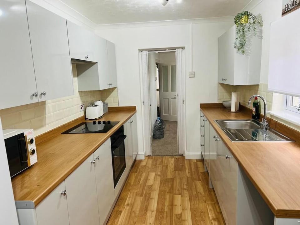 Lovely Luxury 3 Bed House Vacation rental in Rochester