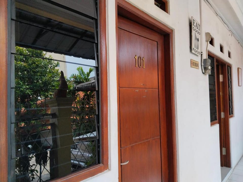 Fico Residence Hotel in Jakarta