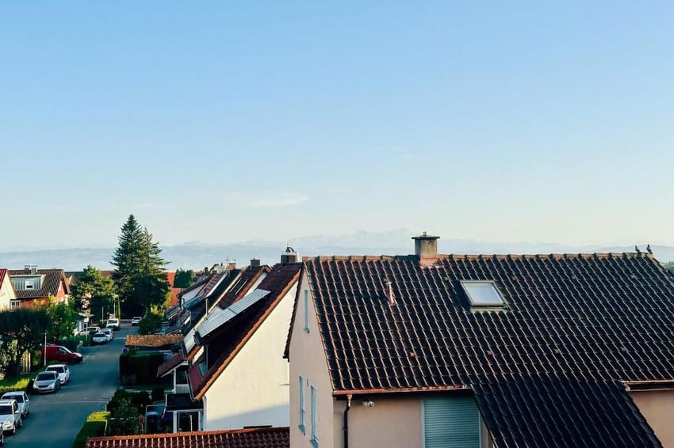 Bergblick-Apartment |StayUnix| KEINE Monteure Apartment in Friedrichshafen