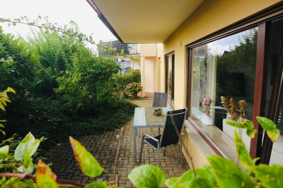 Lake-Apartment |StayUnix| Lake-Terrace-Parking Apartment in Canton of Zurich
