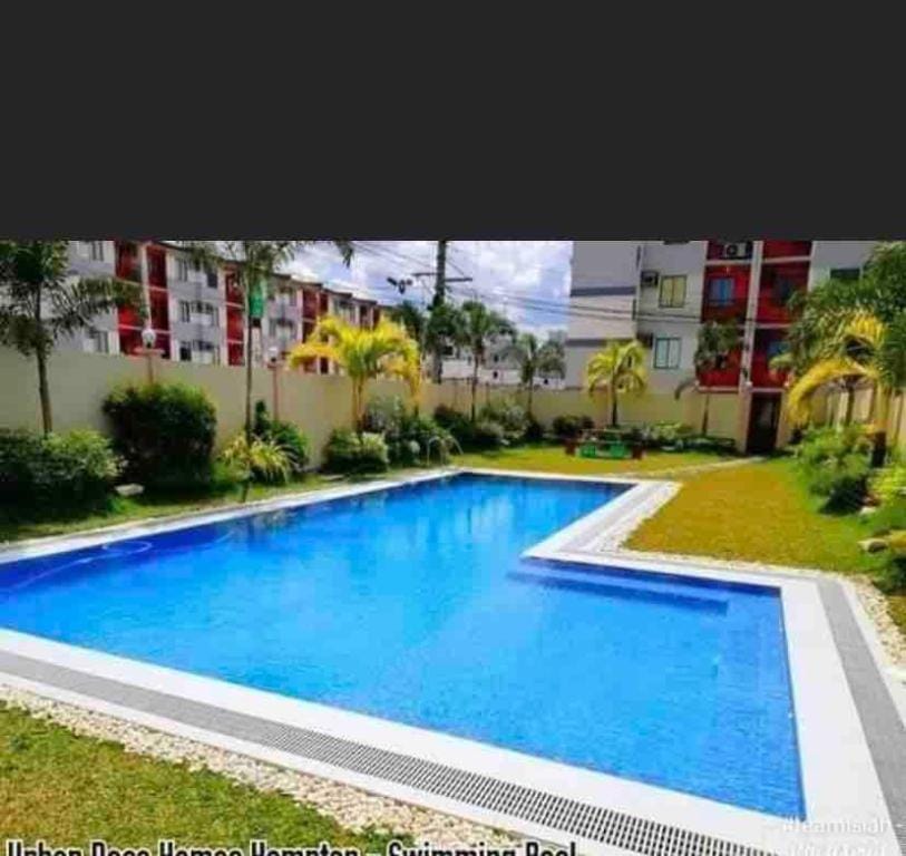 Estien’s cozy condo w/unli wifi, netflix & kitchen Vacation rental in Bacoor
