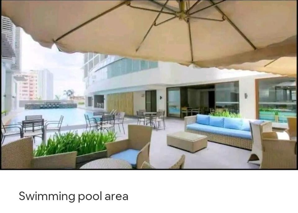 Penthouse with Amazing Sunrise Suite in Makati Apartment in Makati