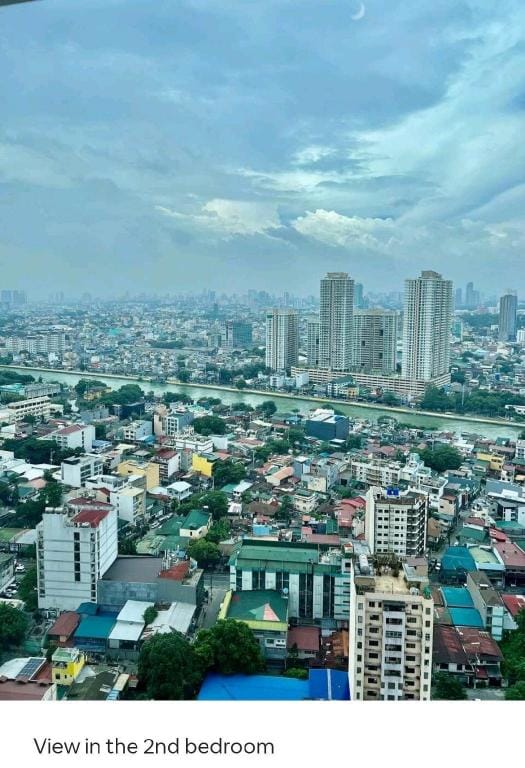 Penthouse with Amazing Sunrise Suite in Makati Apartment in Makati