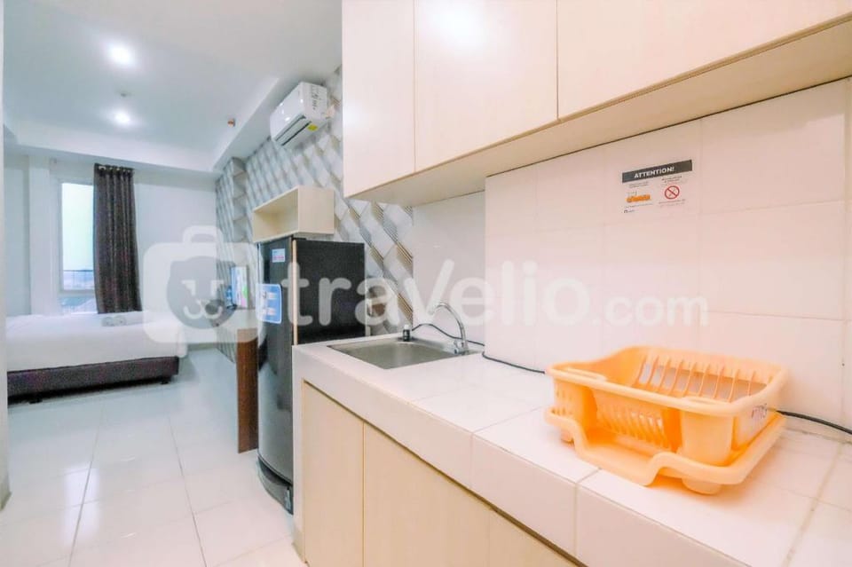 GoodDeal Studio Azalea Suites Cikarang By Travelio Apartment in West Java