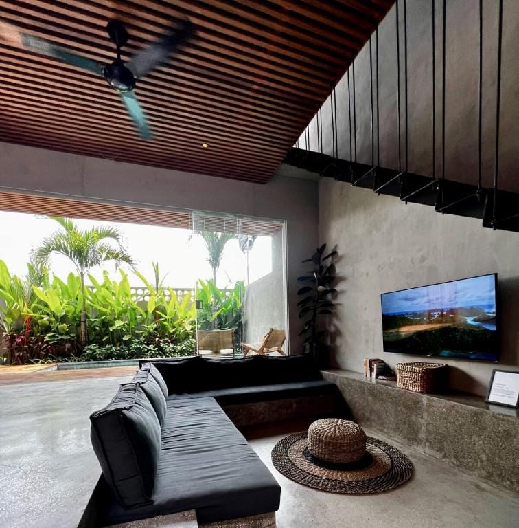 NEW Berawa Ombak Villa II - Ocean View Villa in North Kuta