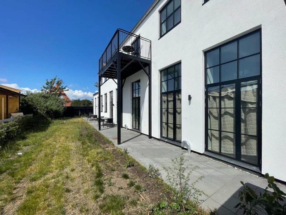 Perfect For Families - 3 BR Flat in Peaceful Area Apartment in Copenhagen