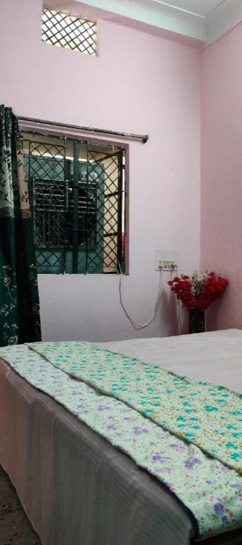 Tribhuvan Homestay [Sukoon]: 1RK - 3km Mahakal Lok Vacation rental in India
