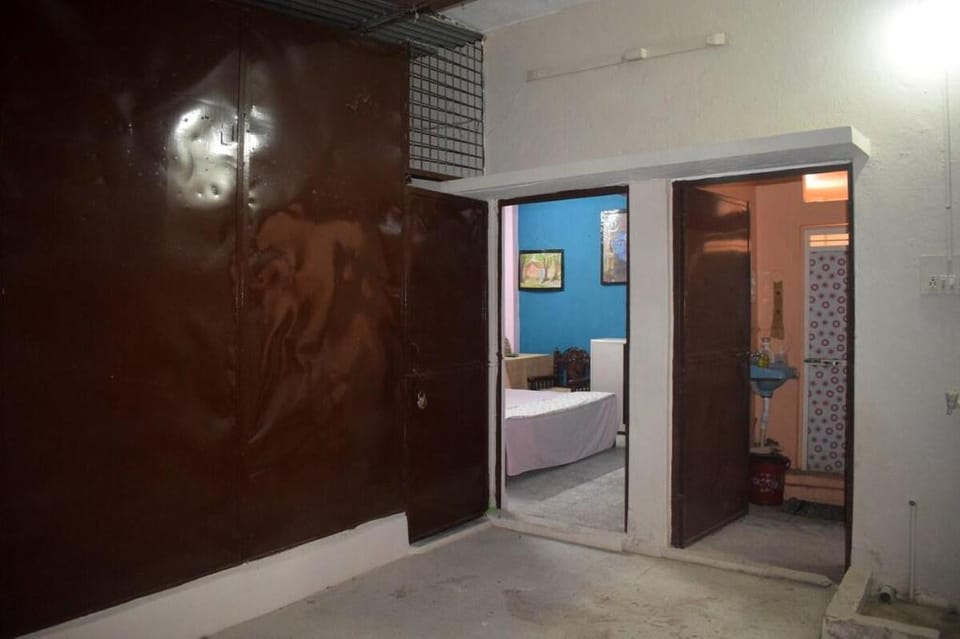 Tribhuvan Homestay [Sukoon]: 1RK - 3km Mahakal Lok Vacation rental in India