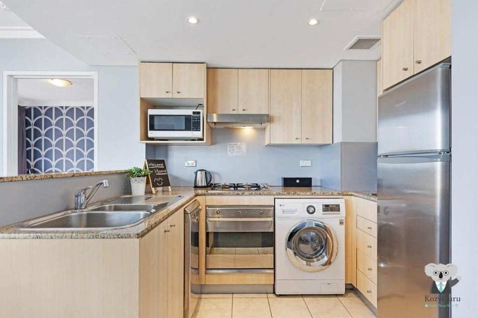 KozyGuru | Sydney Cbd 2 Bed Apt | City View Vacation rental in Surry Hills