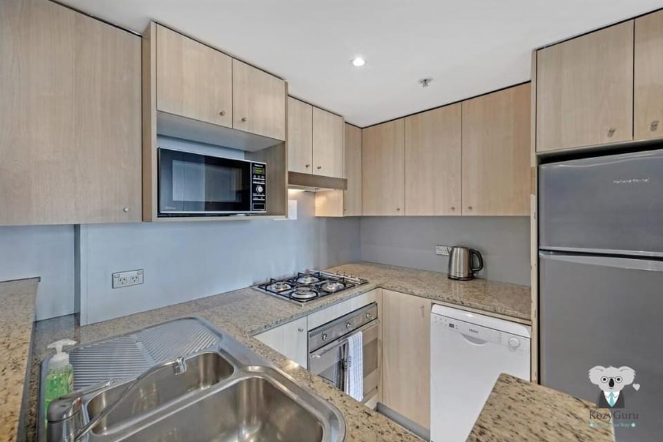 KozyGuru | Haymarket | 2Bed 2Bath Apt Vacation rental in Surry Hills