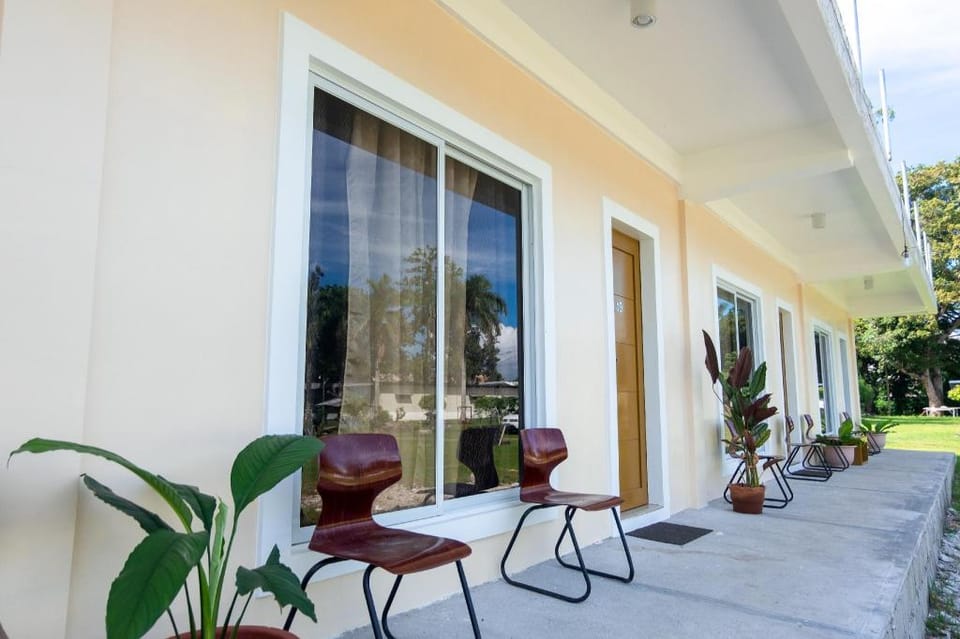 E&C TOURIST INN FAMILY ROOM Apartment in Dumaguete