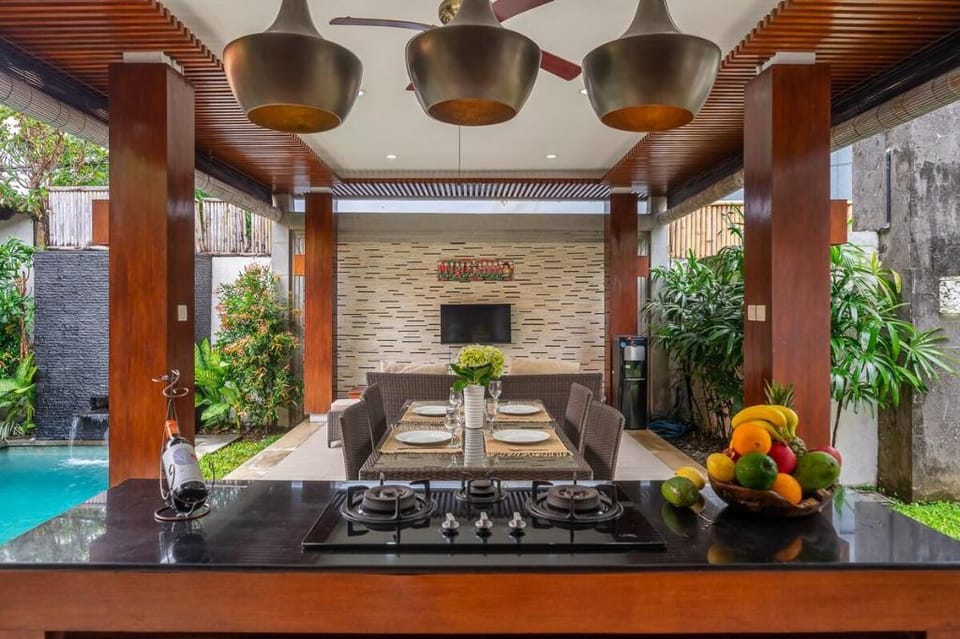Tropical villa with pool Vacation rental in North Kuta