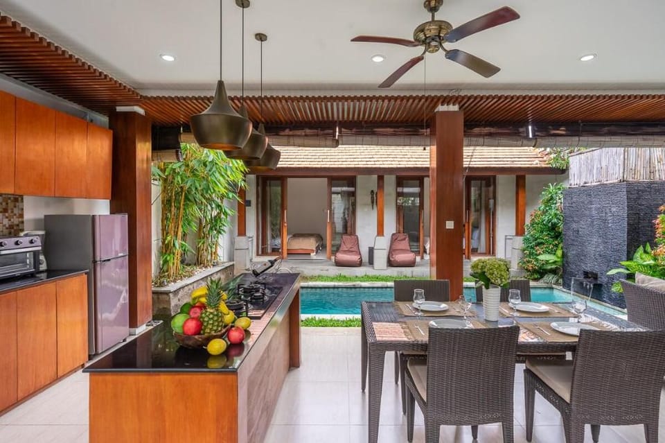 Tropical villa with pool Vacation rental in North Kuta