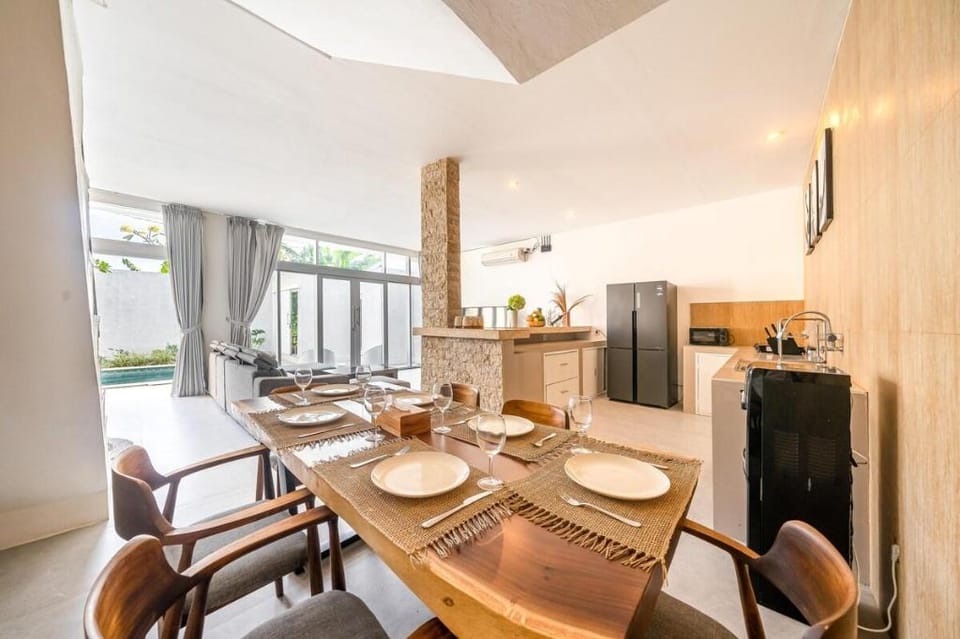 Bright Modern 3BR Villa in Canggu Villa in North Kuta