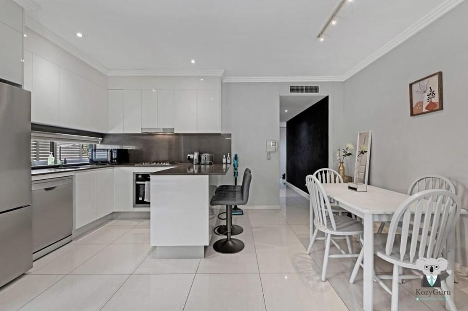KozyGuru | Ryde | Cosy 2Bed Apt with Private Yard Vacation rental in Sydney