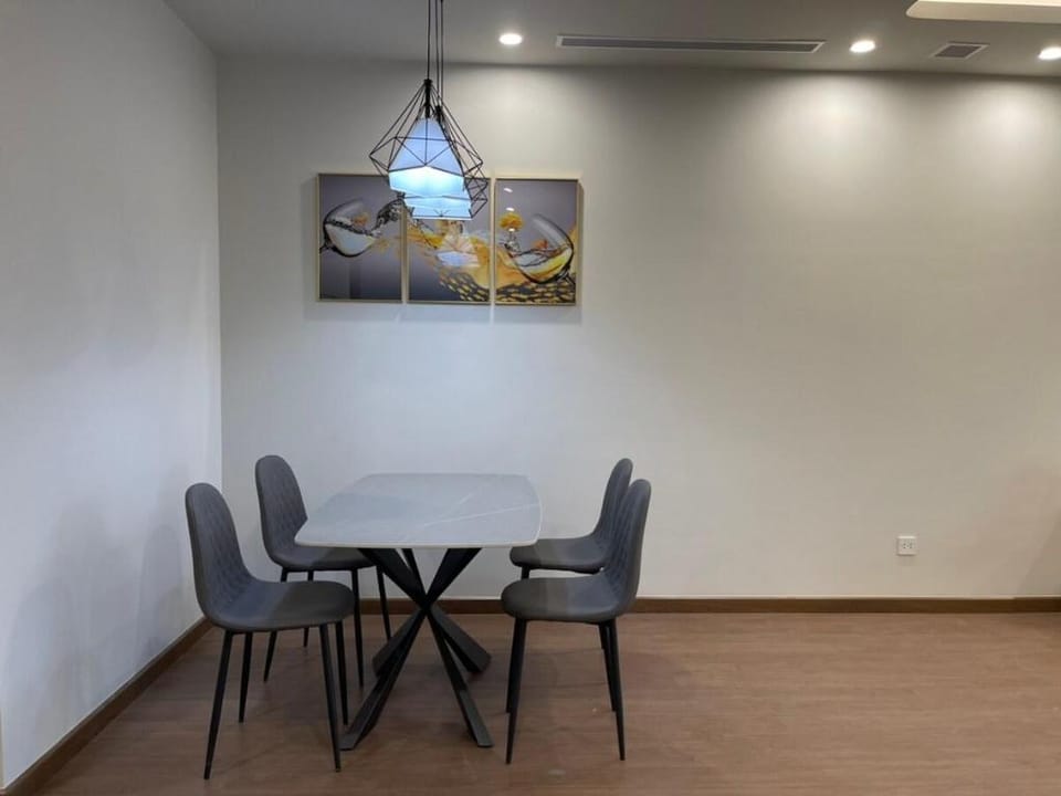 CenLove Căn Hộ Cao Cấp 2 Ngủ The Matrix One. Apartment in Laos