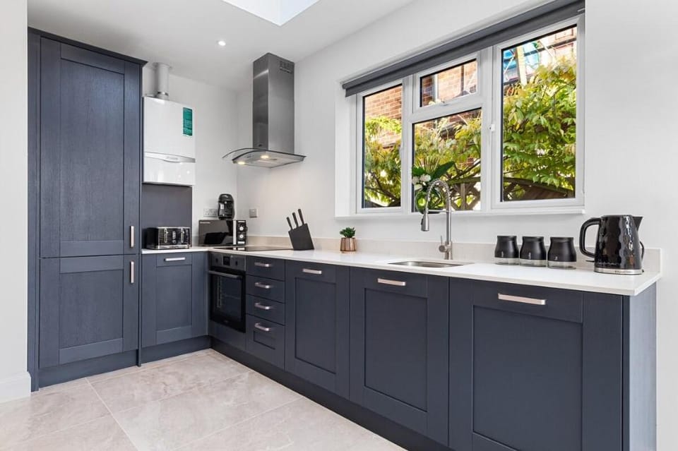 SERCASA ~ Outhouse ~ North Finchley Apartment in London