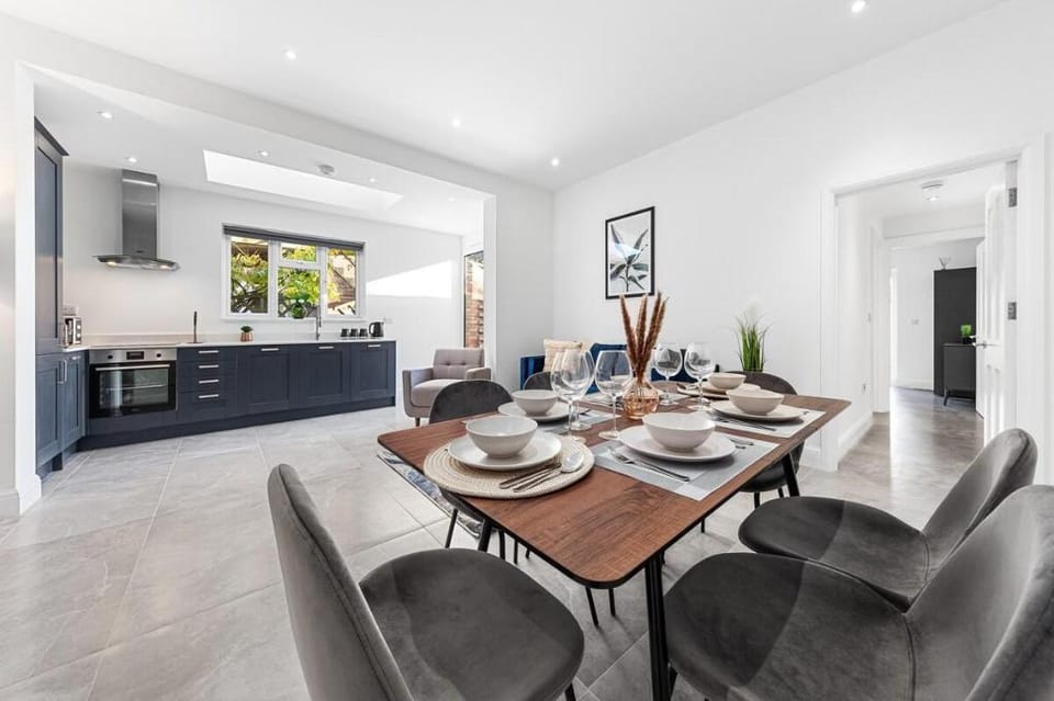 SERCASA ~ Woodside Park ~ North Finchley Apartment in London