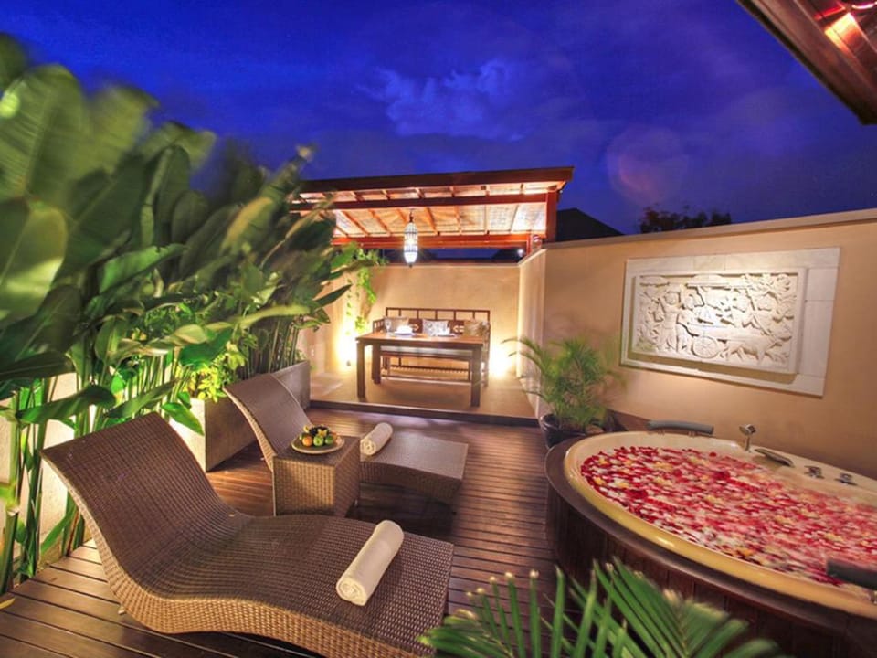 Cozy 1BR Villa with Jetted Tub (No Pool) Seminyak Villa in Kuta