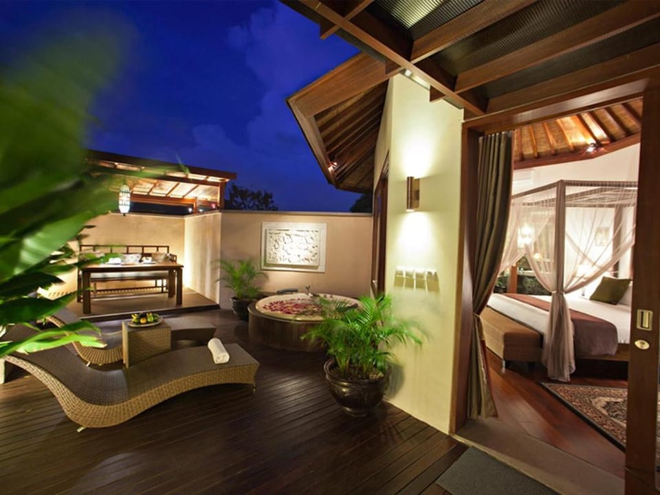 Cozy 1BR Villa with Jetted Tub (No Pool) Seminyak Villa in Kuta