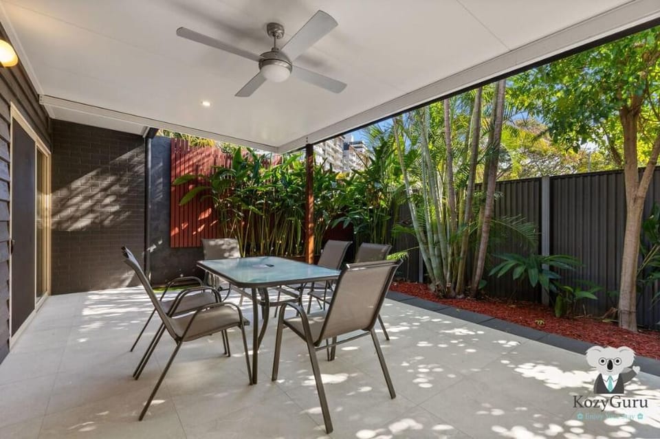 KozyGuru | Spring Hill | Cosy 1 Bed1Bath Vacation rental in Brisbane